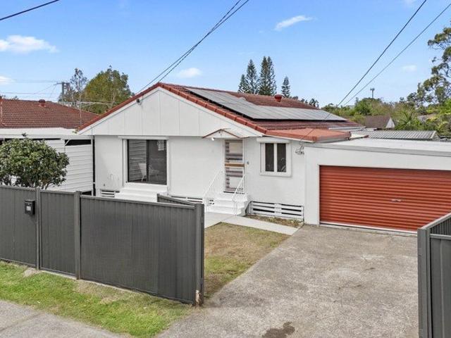 Charming Logan Central Family Home Great Solar System!