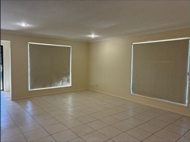 Charming Loganlea Family Home Awaits