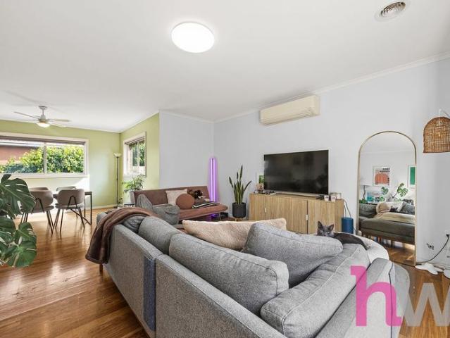 Charming, Low Maintenance Living in the Heart of Belmont with a catio!