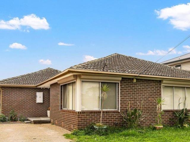 Charming Low Maintenance Living in the Heart of Lalor