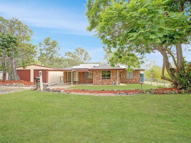 Charming Lowset Brick home in Quiet Cul De Sac Plenty of sheds