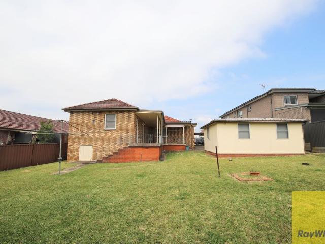 Charming massive 4 bedroom home