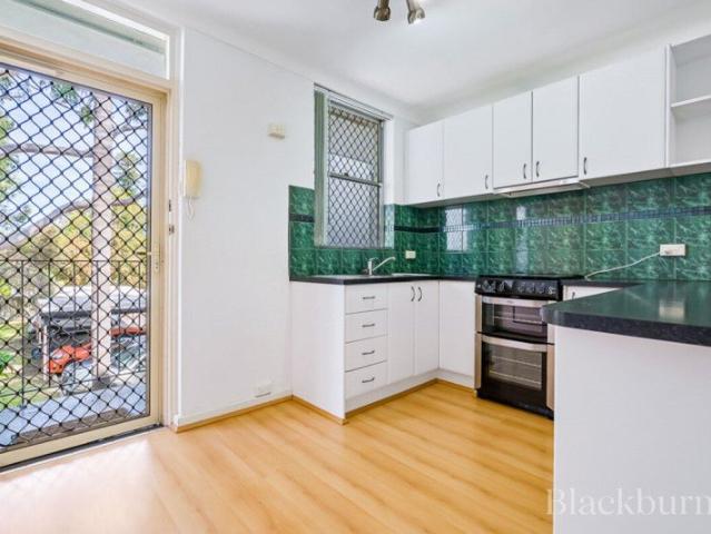Charming Maylands Unit with Balcony