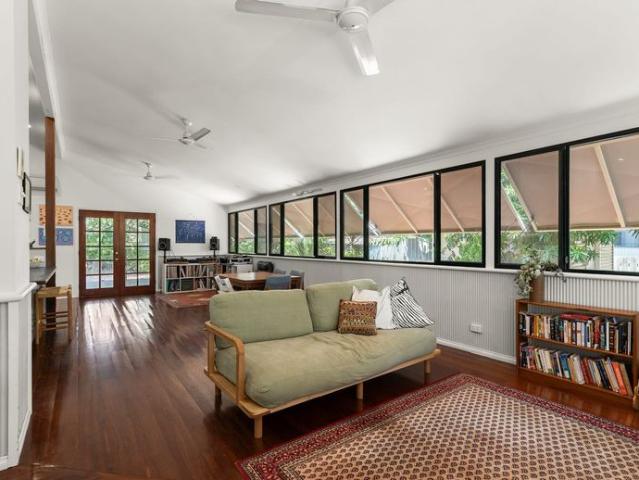 Charming Mini Master Pearler in Cable Beach
