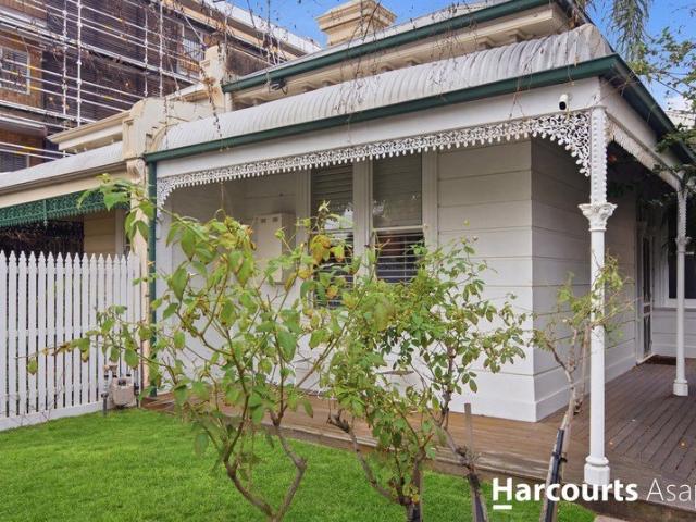 Charming Middle Park Home Awaits You