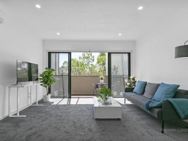 Charming Mill Park Townhouse Gem Awaits!