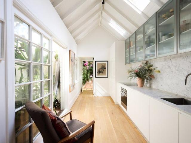 Charming mixed use terrace in prime village spot