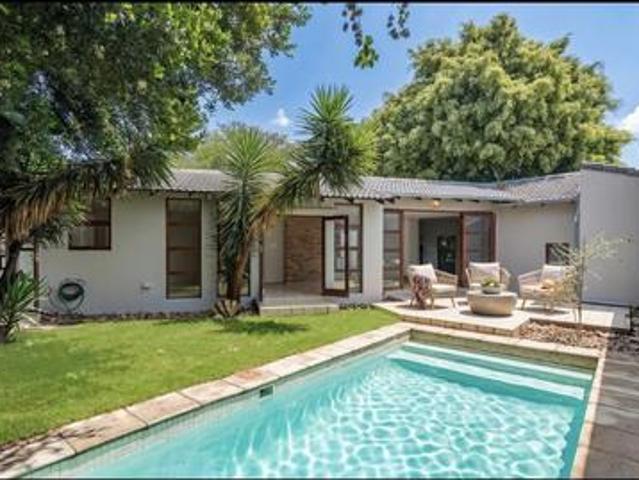 charming modern 3 bedroom house in m.