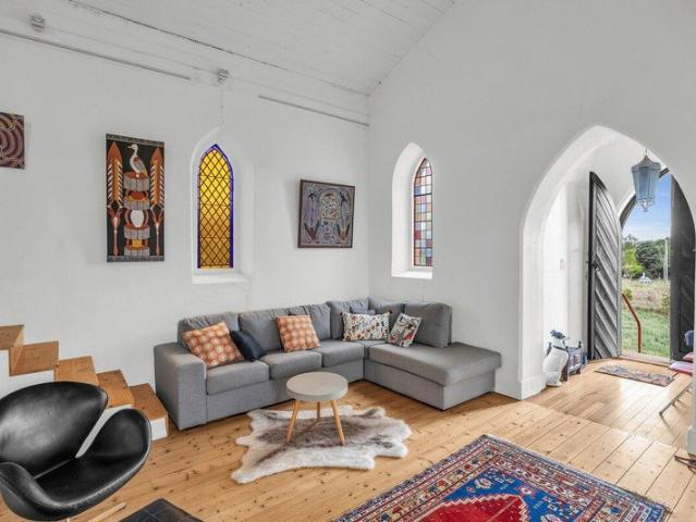 Charming, Modern and Set on 1676sqm So Many Ways to Make It Yours