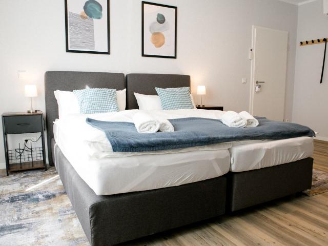 Charming & Modern Apartment with Retro Touch – Fully Equipped & Quietly Located, Sankt Augustin Amsterdam Apartments for Rent