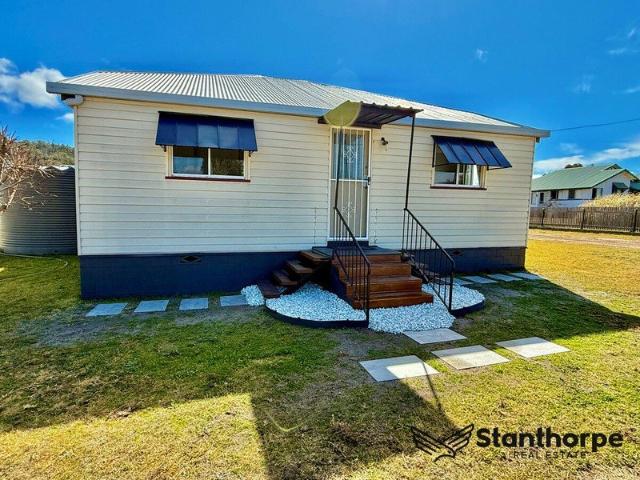 Charming & Modern Family Home in Glen Aplin A Must See Gem