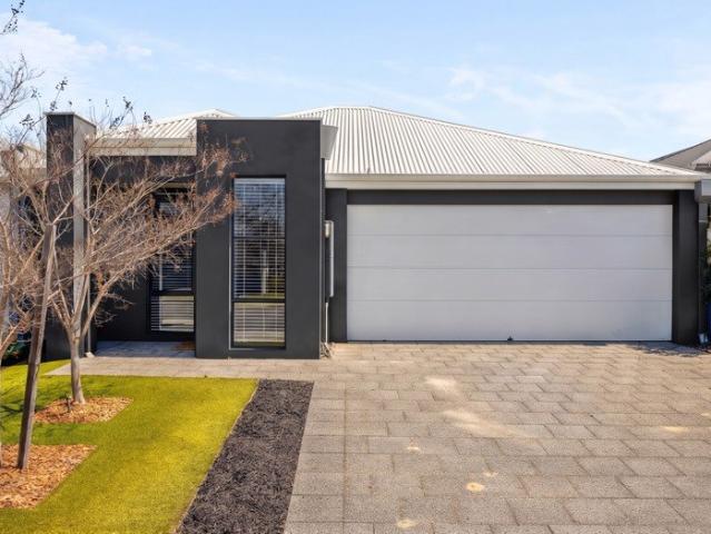 Charming & Modern | Lock and Leave Family Home