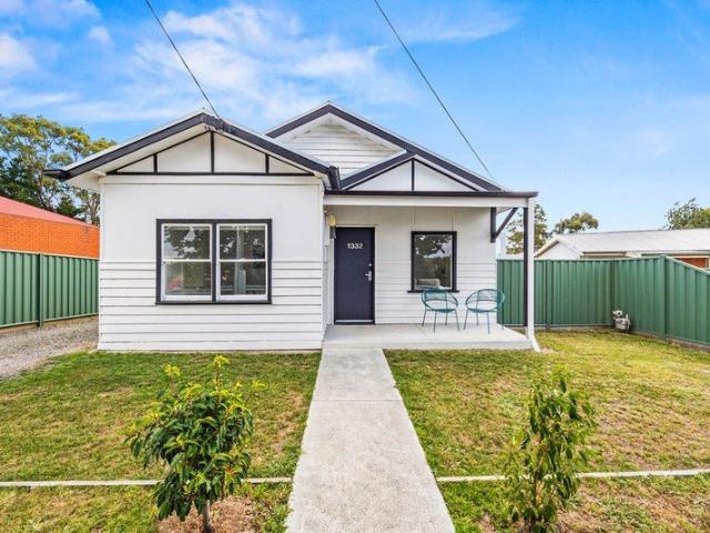 Charming Mount Clear Home with Style, Comfort & Convenience