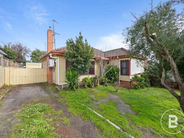 Charming Mount Pleasant Home with Side Access & Outstanding Convenience