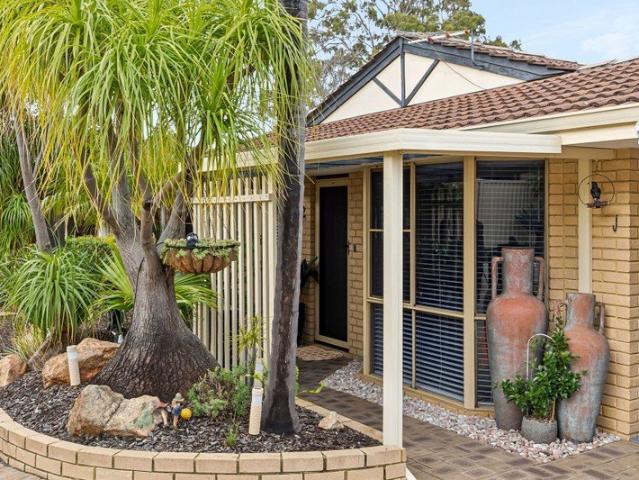 Charming Mount Pleasant Living No Strata Fees!
