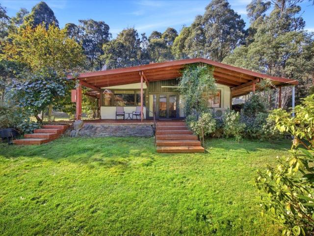 Charming Mudbrick Cottage