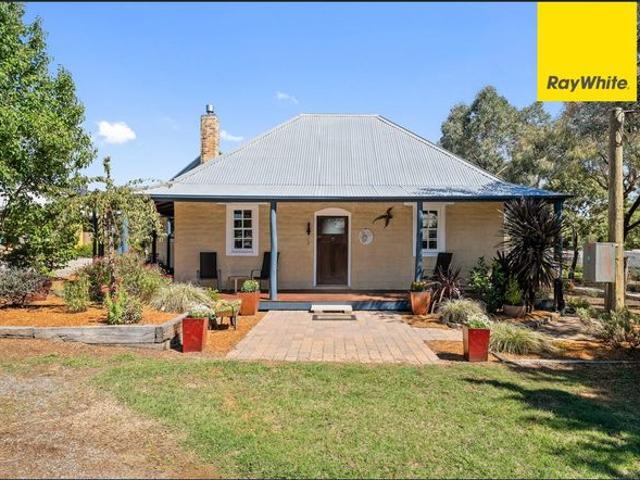 Charming mudbrick cottages