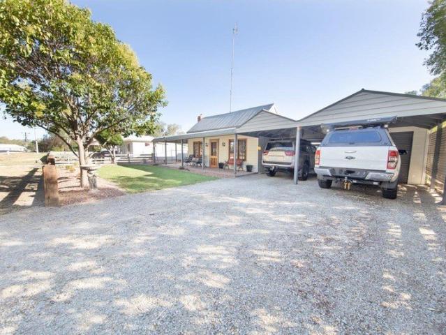 Cottage Living with Murray River Views