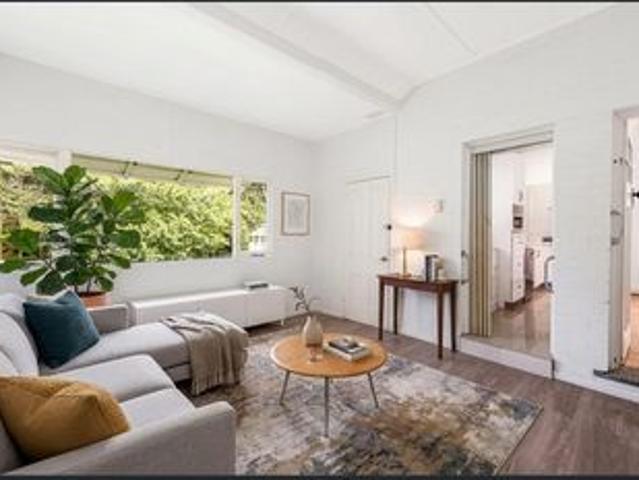Charming Northbridge Cottage in a Convenient Village Location