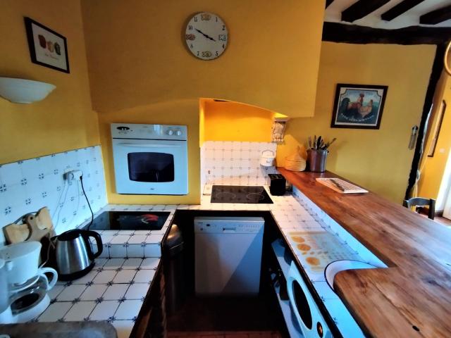 Charming Normandy Home with 4 Furnished Bedrooms Sleeps 11