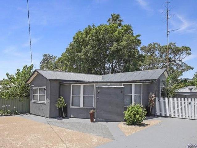 Charming Oak Flats Cottage