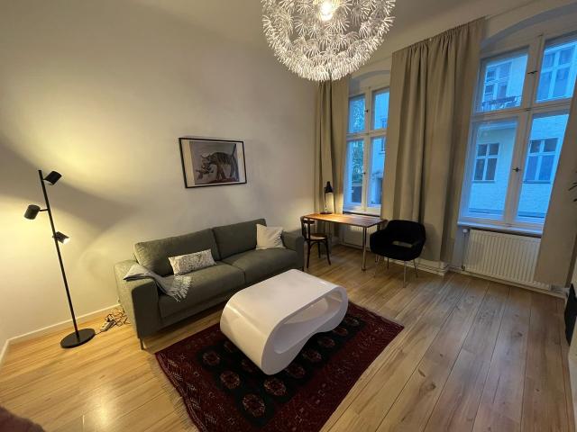 Charming old apartment near Rüdesheimer Platz, Berlin Amsterdam Apartments for Rent