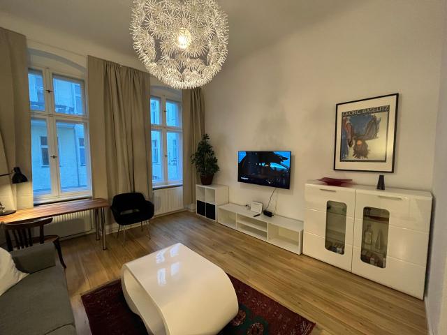 Charming old apartment near Rüdesheimer Platz, Berlin Amsterdam Apartments for Rent