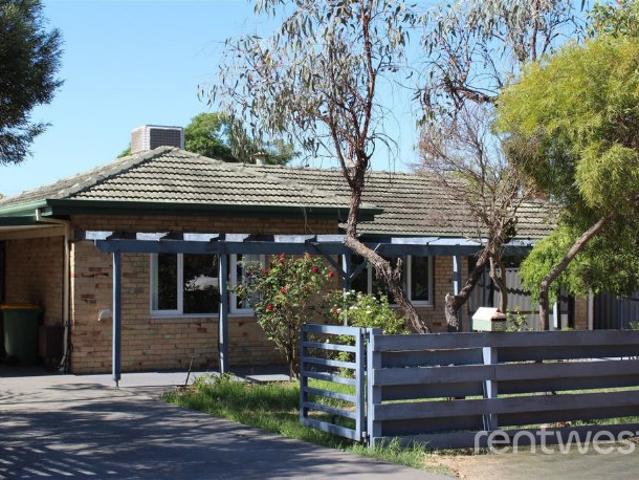 Charming Older Style Home in Convenient Willagee Location