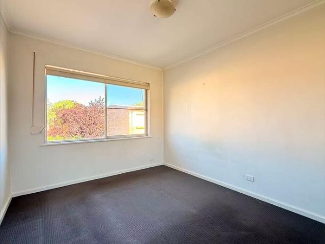 Charming One Bedroom Unit in a Convenient Location