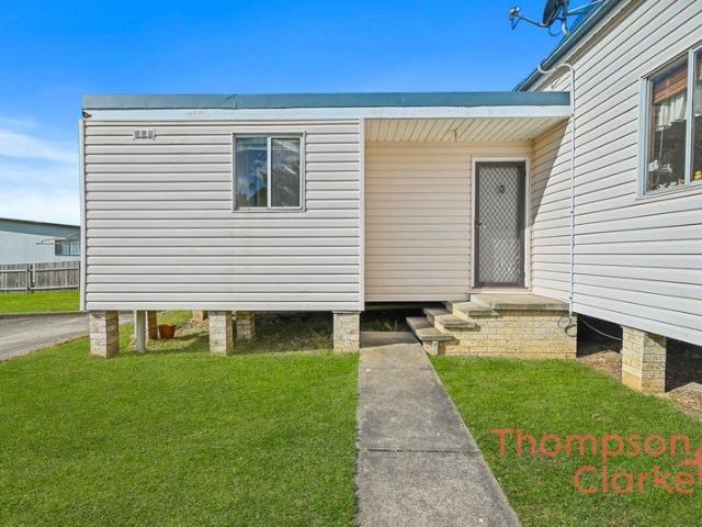 Charming One Bedroom Unit in Prime Location