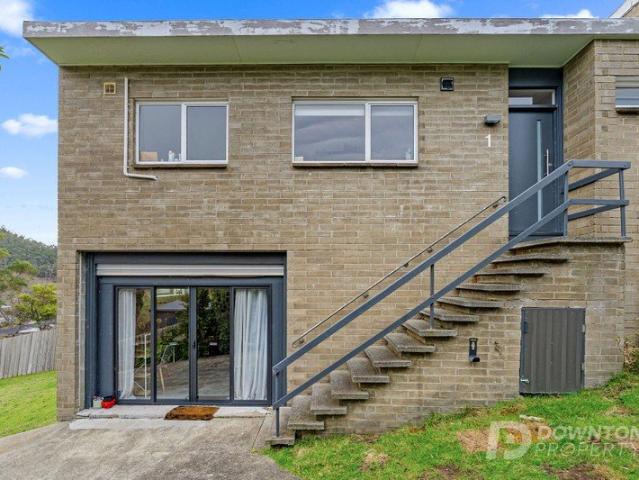 Charming One Bedroom Unit in the Heart of South Hobart