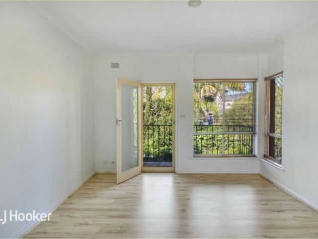 Charming One Bedroom Unit with Leafy Outlook