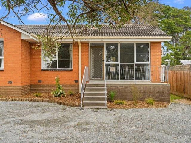 Charming One Bedroom Unit with Spacious Backyard