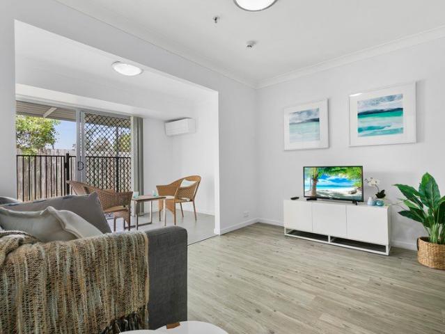Charming one bedroom villa with study