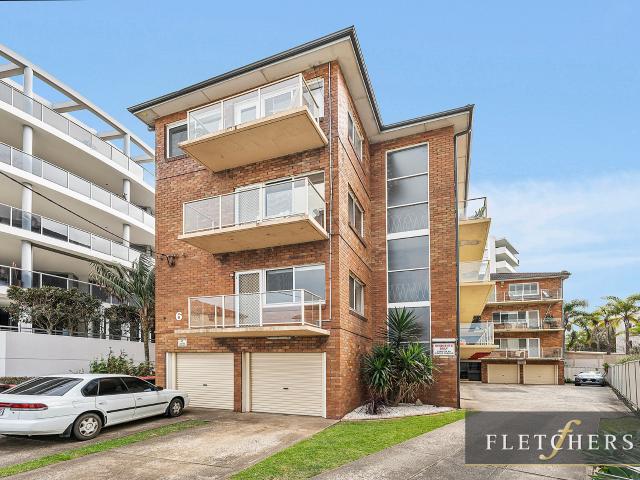 Charming One Bedroom Apartment in a Superb Coastal Setting