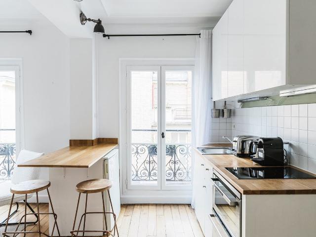 Charming One Bedroom Apartment in Les Halles, Paris Amsterdam Apartments for Rent