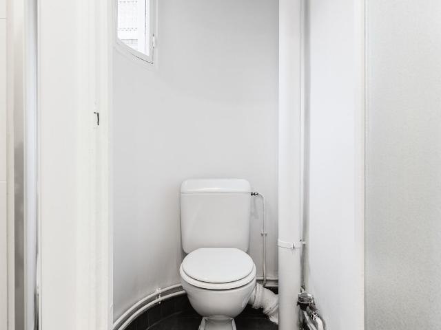 Charming One Bedroom Apartment in Les Halles, Paris Amsterdam Apartments for Rent