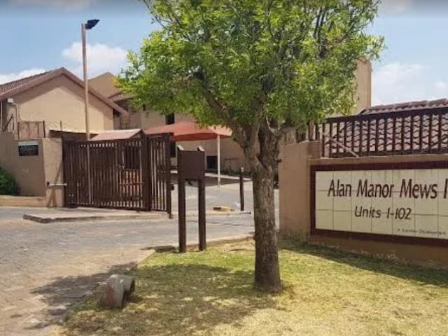 Charming One Bedroom Apartment in the Heart of Alan Manor For Rental