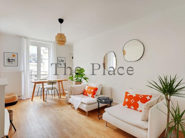 Charming One Bedroom Apartment on Rue Rodier – Close to Opéra Garnier, Paris Amsterdam Apartments for Rent