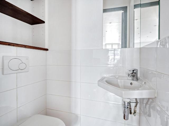 Charming One Bedroom Apartment with City Views, Paris Amsterdam Apartments for Rent