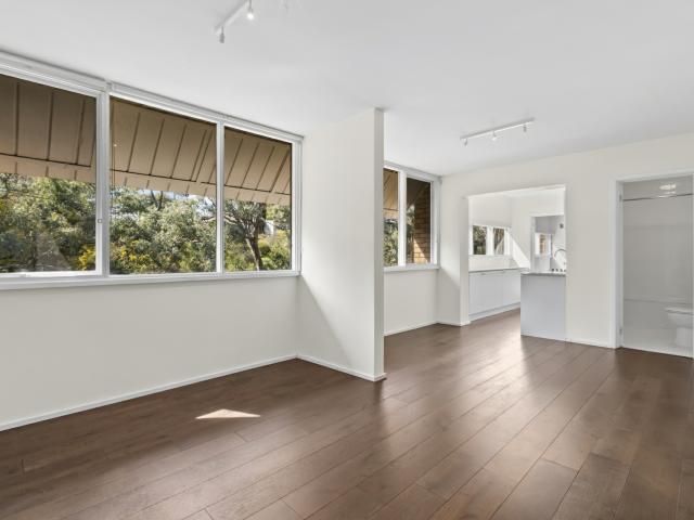 Charming One Bedroom Apartment with Mount Ainslie Views