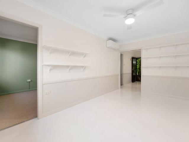 Charming One Bedroom Apartment with Private Courtyard