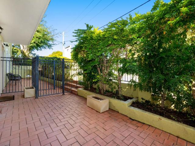 Charming One Bedroom Apartment with Private Courtyard