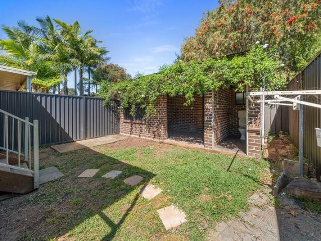 Charming One Bedroom Flat with Private Outdoor Space