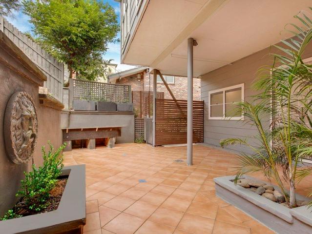 Charming One Bedroom Granny Flat with Private Outdoor Courtyard