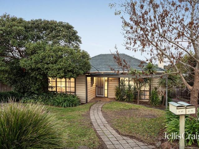 Charming Three Bedroom Home in Convenient Diamond Creek Location