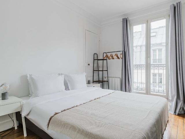 Charming One Bedroom in the Heart of Paris!, Paris Amsterdam Apartments for Rent