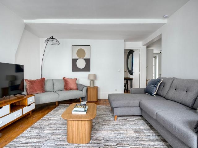 Charming One Bedroom in the Heart of Paris, Paris Amsterdam Apartments for Rent