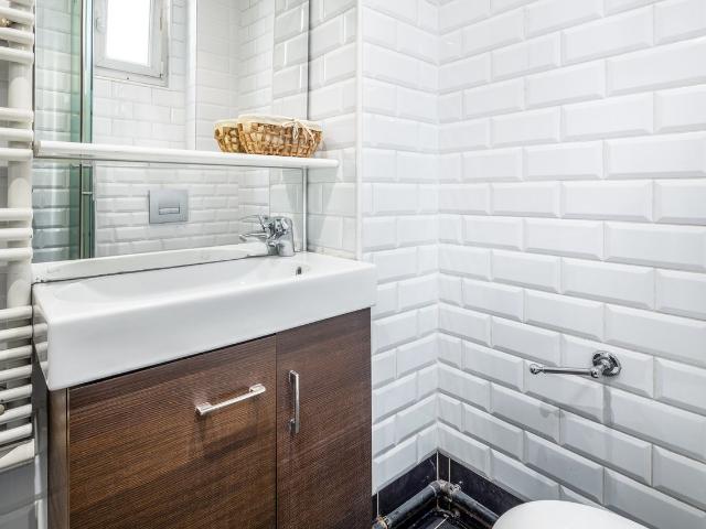 Charming One Bedroom in the Heart of Ternes, Paris, Paris Amsterdam Apartments for Rent