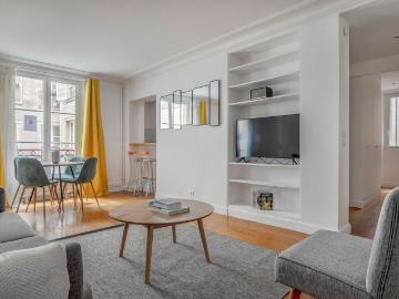 Charming One Bedroom in Vibrant Les Halles, Paris
